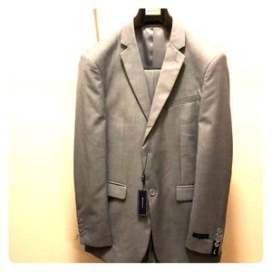 Brand new w/ tags gray Braveman suit